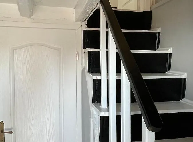 Lubenice-rodinis And בית הארחה