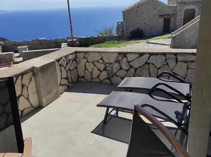 Lubenice-rodinis And בית הארחה לובניצה